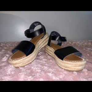 Universal Thread sandals again!